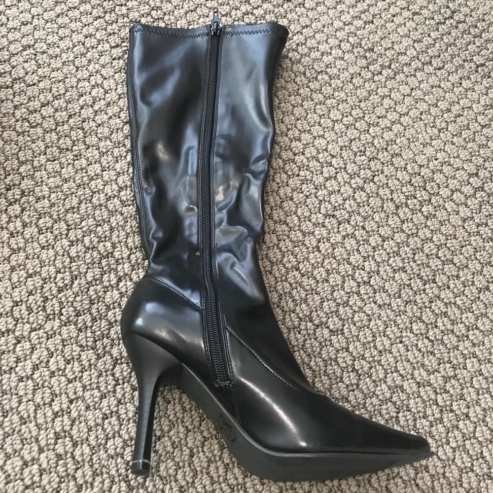 Steve Madden 3.5” heeled boots